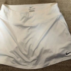 Nike white tennis skirt medium - dri-fit